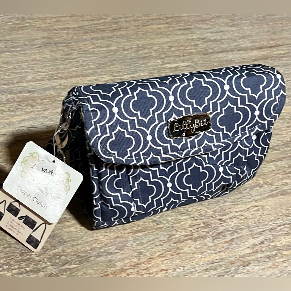 NWT Demdaco Lillybit diaper clutch